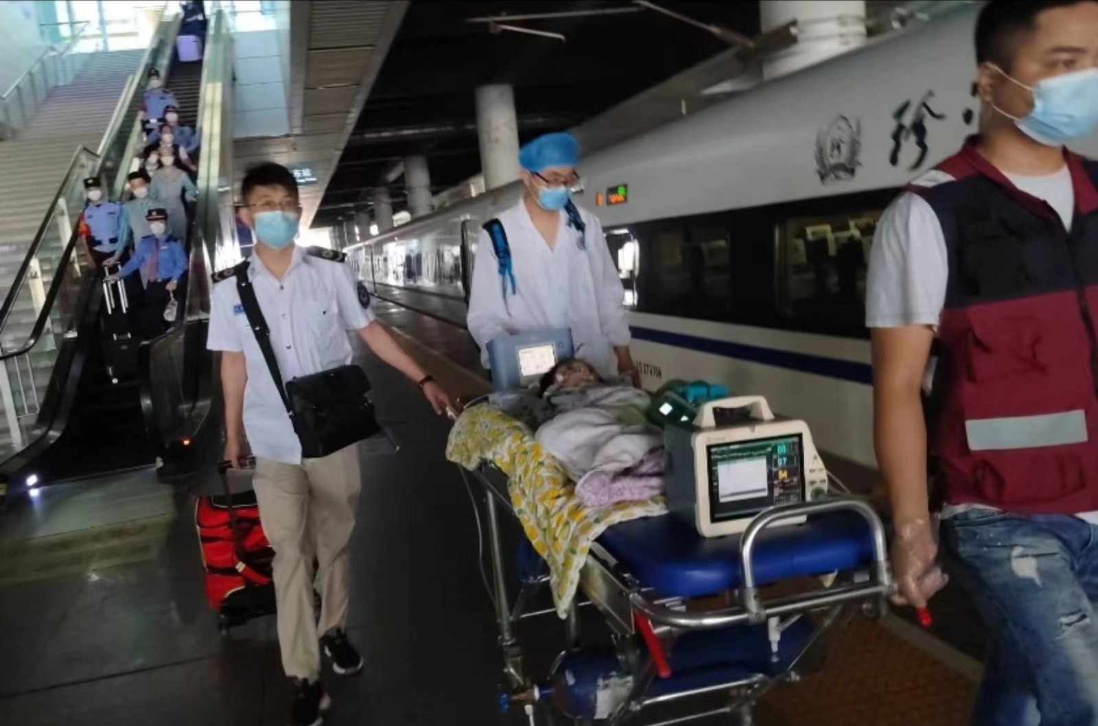 香格里拉市高铁转运公司